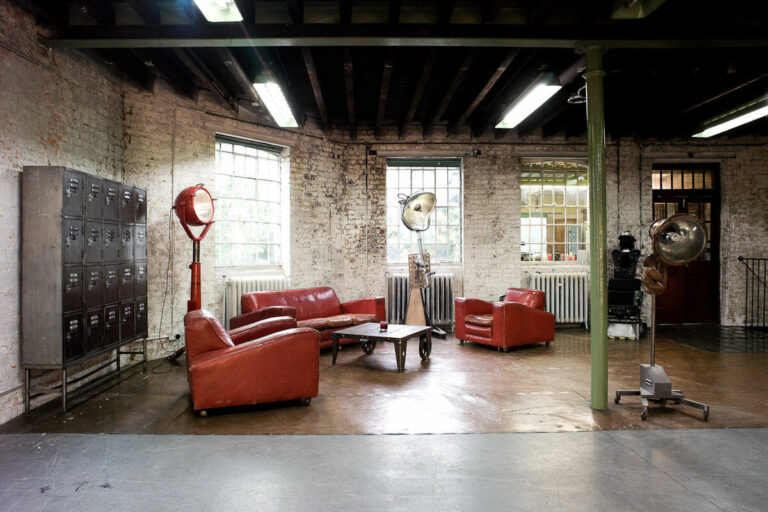 Stylish Warehouse image 15
