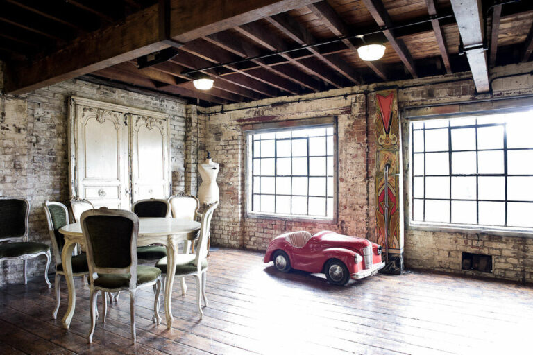 Stylish Warehouse image 3