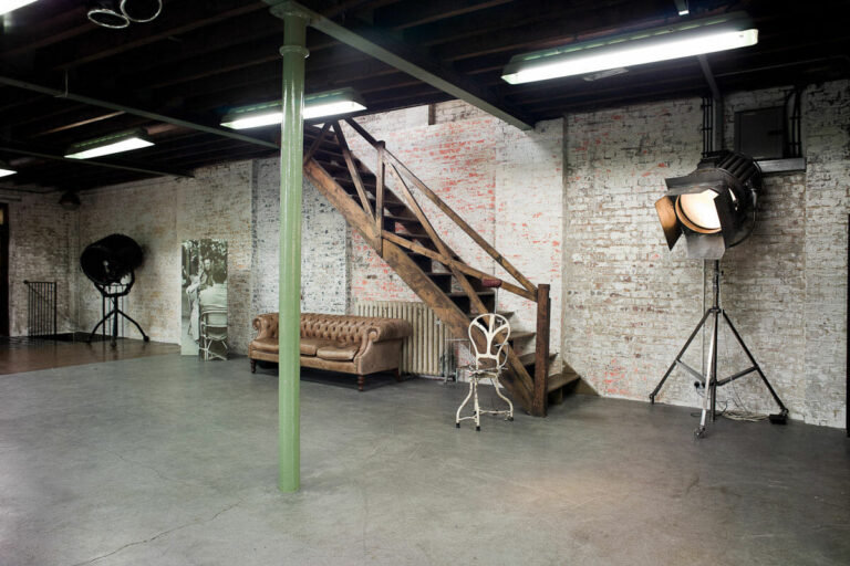 Stylish Warehouse image 16