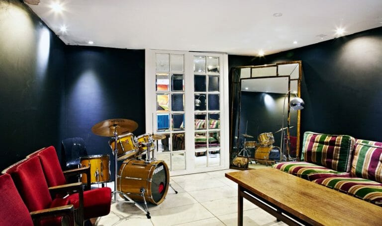 Former Pub Studio image 28