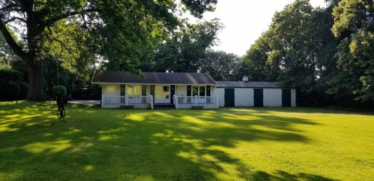 Large American Style Family Home image 31
