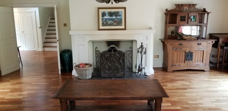 Large American Style Family Home image 11
