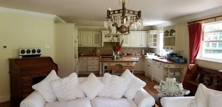 Large American Style Family Home image 5