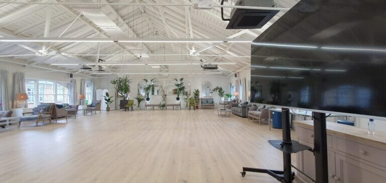 White Loft Studio Space image 20
