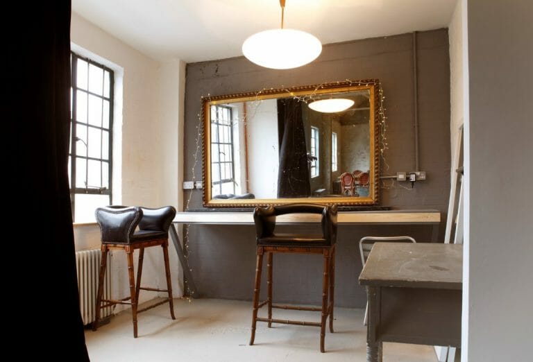 7,500 Sq. Ft. Studio With Its Own Private Road image 5