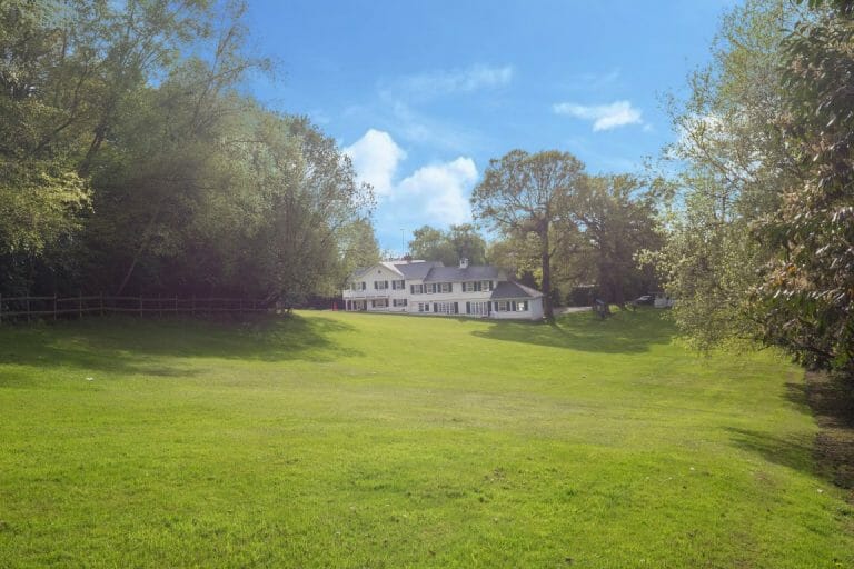 Large American Style Family Home image 20