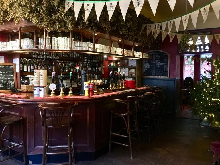 Traditional English Pub image 4