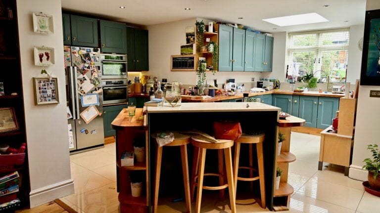 Family Home to Hire With Neighbouring House image 3