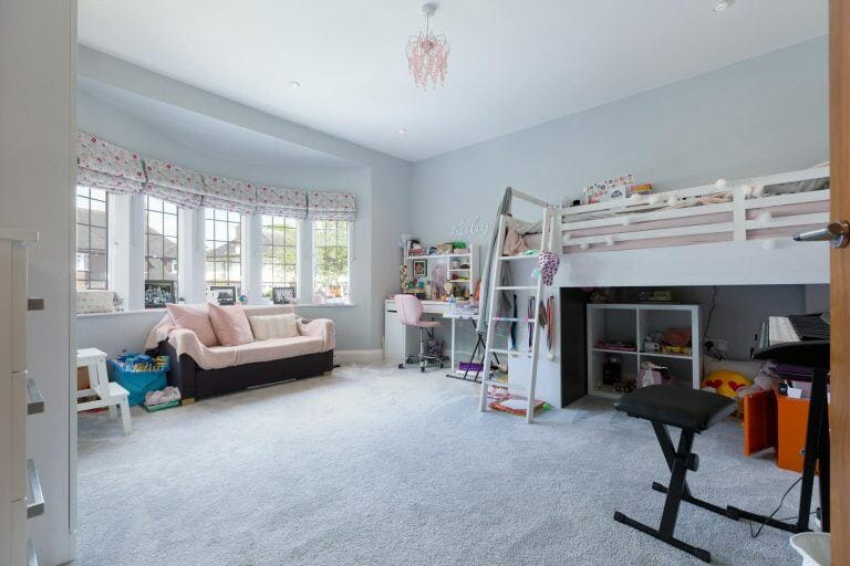 Modern Spacious House image 22