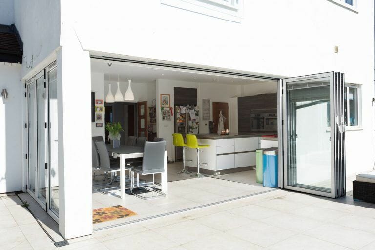 Modern Spacious House image 10