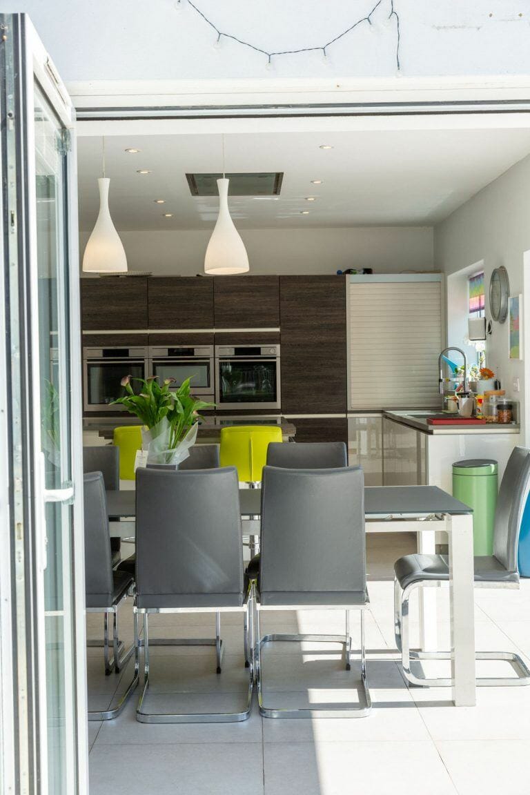 Modern Spacious House image 8