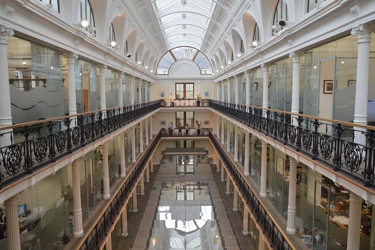 Luxury Office and Members Club image 17
