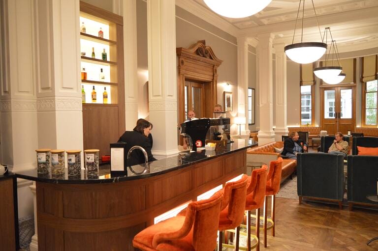 Luxury Office and Members Club image 41
