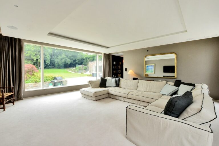 Grand Designs Surrey Home image 18