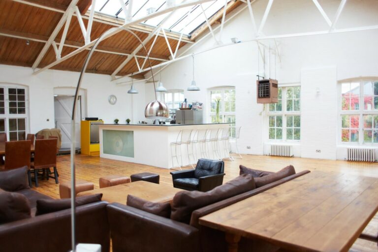 Warehouse Style Apartment image 3