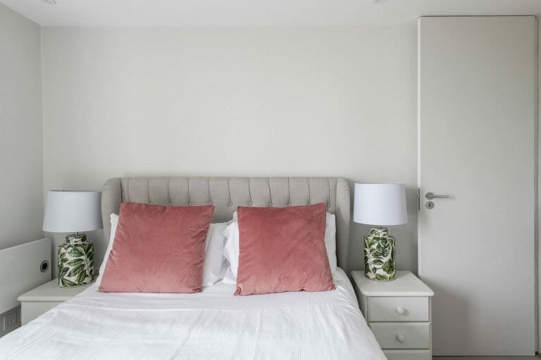 Penthouse with Thames views image 35