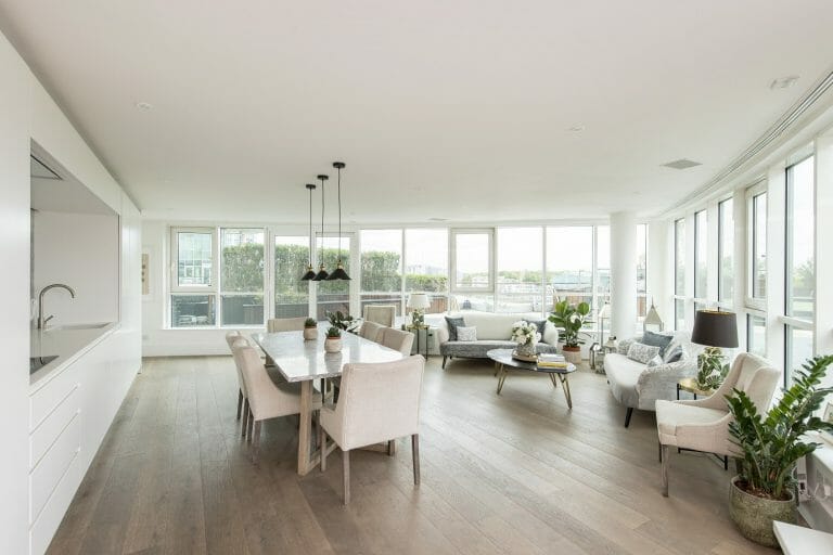 Penthouse with Thames views image 3
