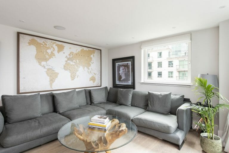 Penthouse with Thames views image 8