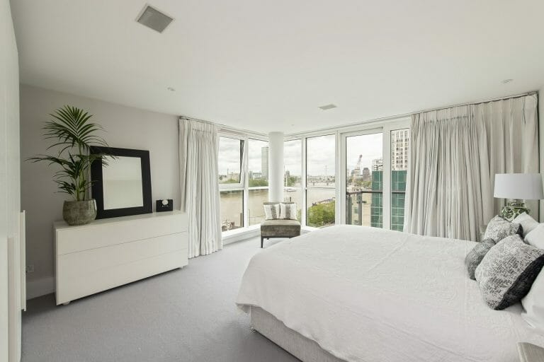 Penthouse with Thames views image 25