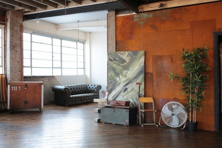 Former Industrial Warehouse image 13