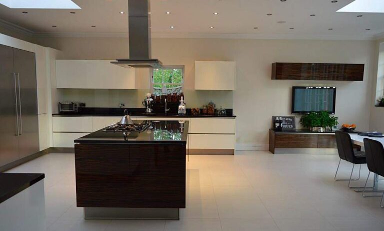Large Family Home image 7