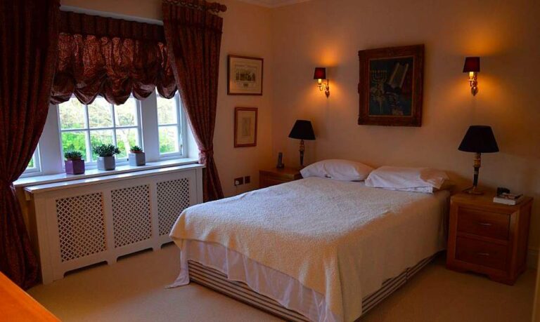 Large Family Home image 15
