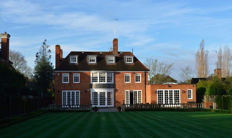 Large Family Home image 20