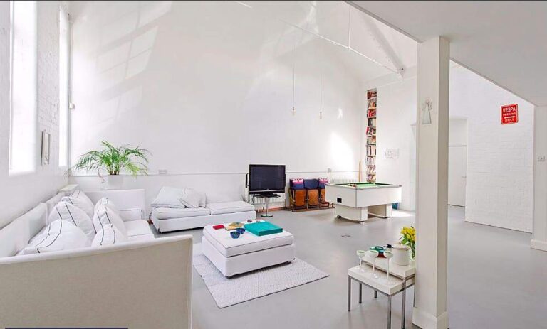 White Open Plan Modern Apartment image 4