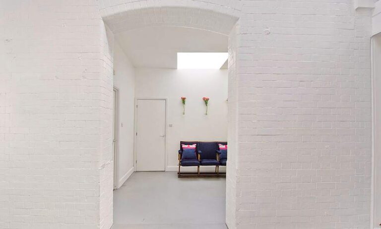 White Open Plan Modern Apartment image 1
