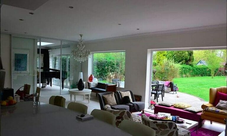 Large Detached Home with Modern Summerhouse image 8