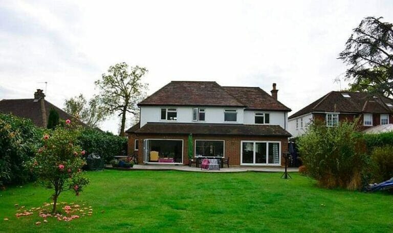 Large Detached Home with Modern Summerhouse image 9