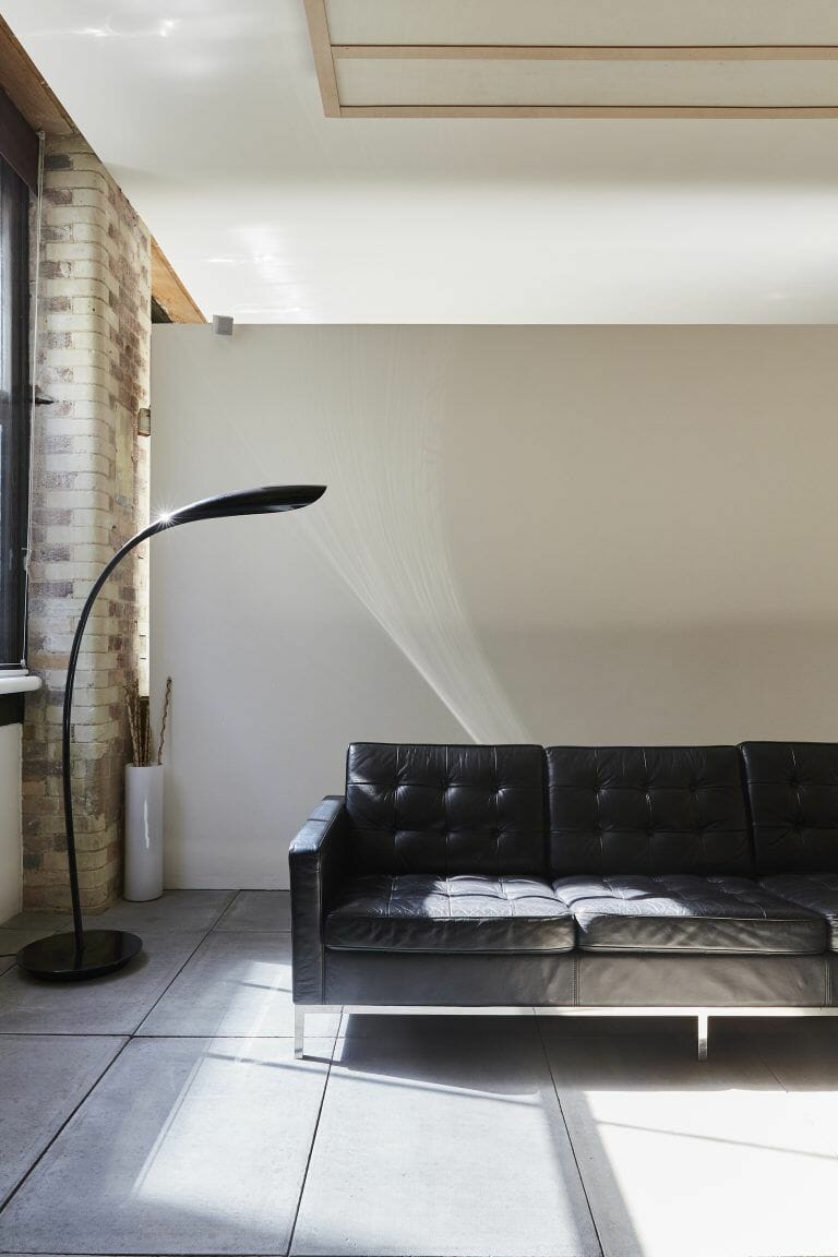 Japanese Inspired Minimalist Apartment image 9