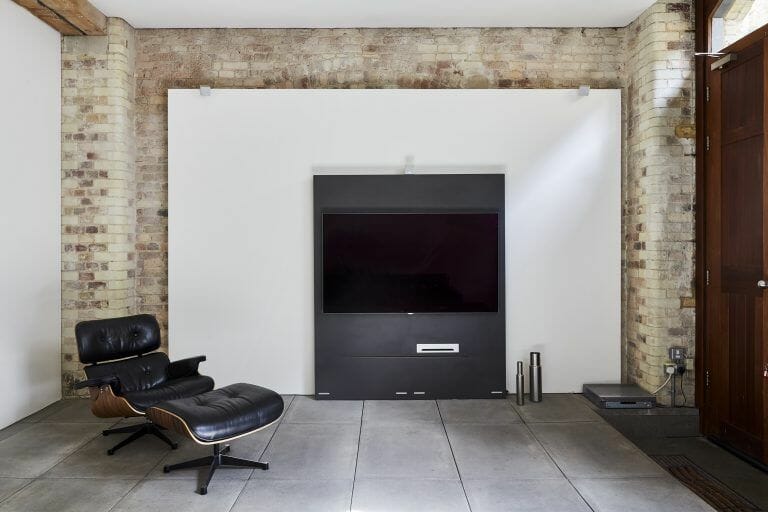 Japanese Inspired Minimalist Apartment image 10