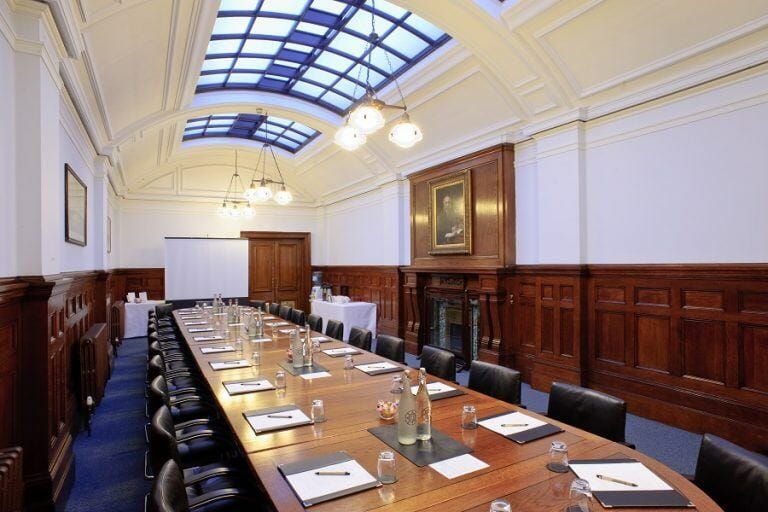 Grand Building in London for Filming image 11