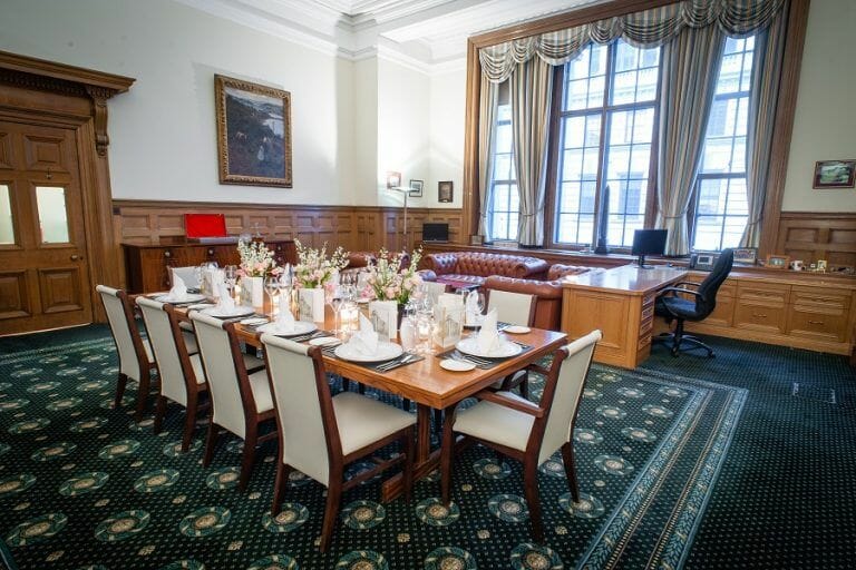 Grand Building in London for Filming image 14