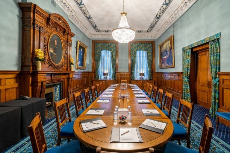 Grand Building in London for Filming image 33