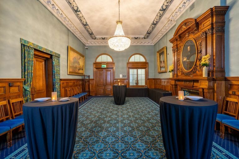 Grand Building in London for Filming image 35