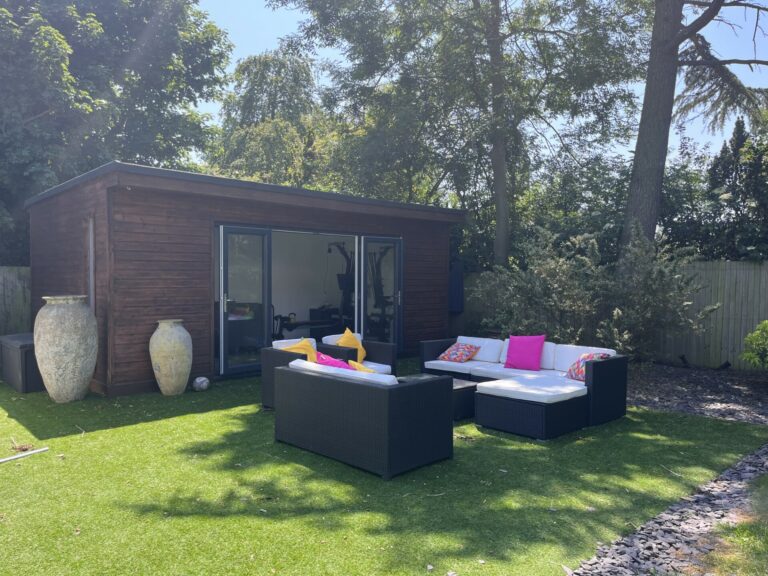 Modern Spacious House image 27