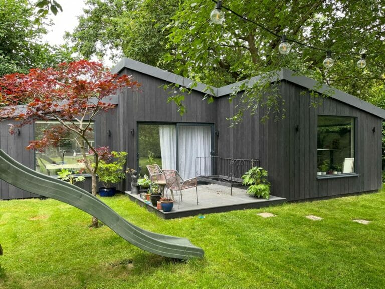 Large Detached Home with Modern Summerhouse image 13