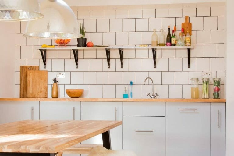 Modern East London Flat image 8