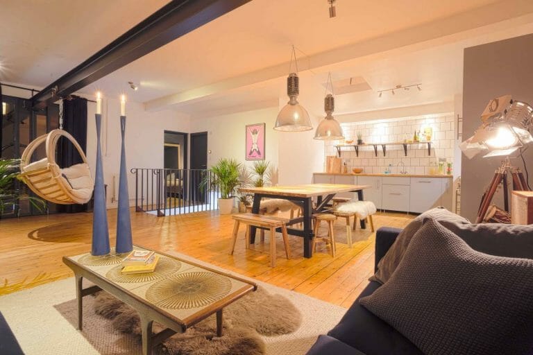 Modern East London Flat image 4