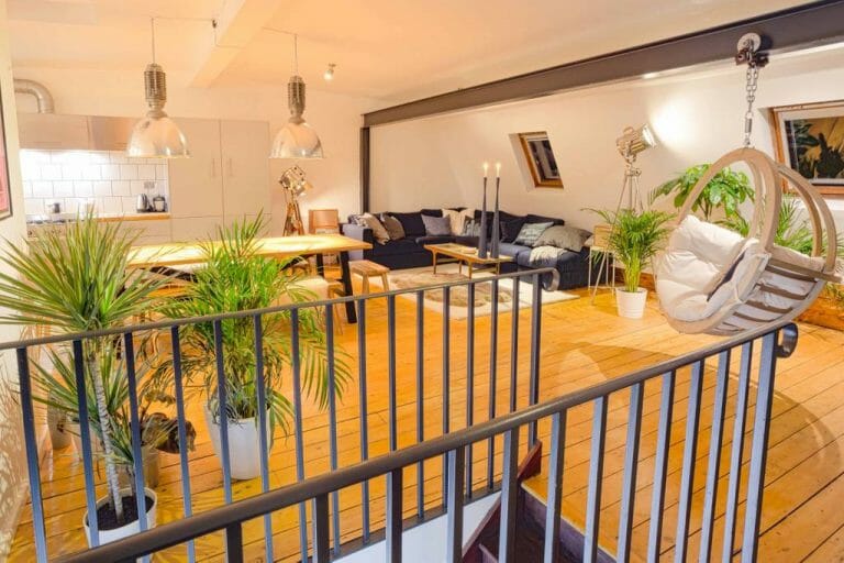 Modern East London Flat image 5