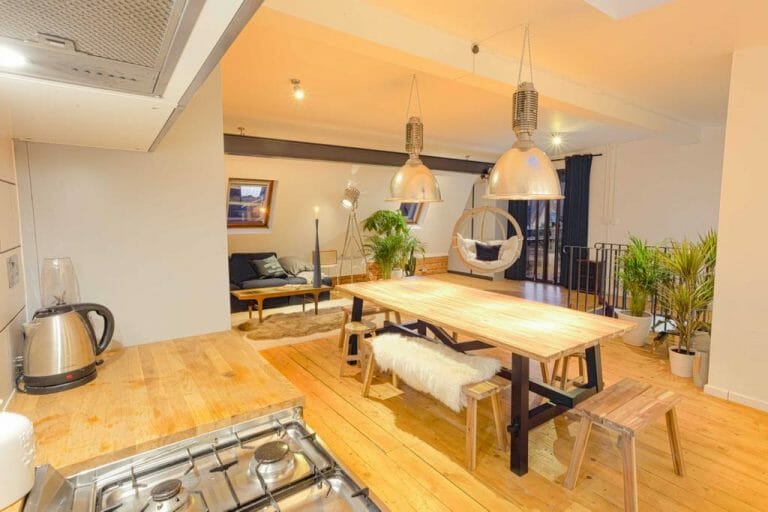 Modern East London Flat image 7