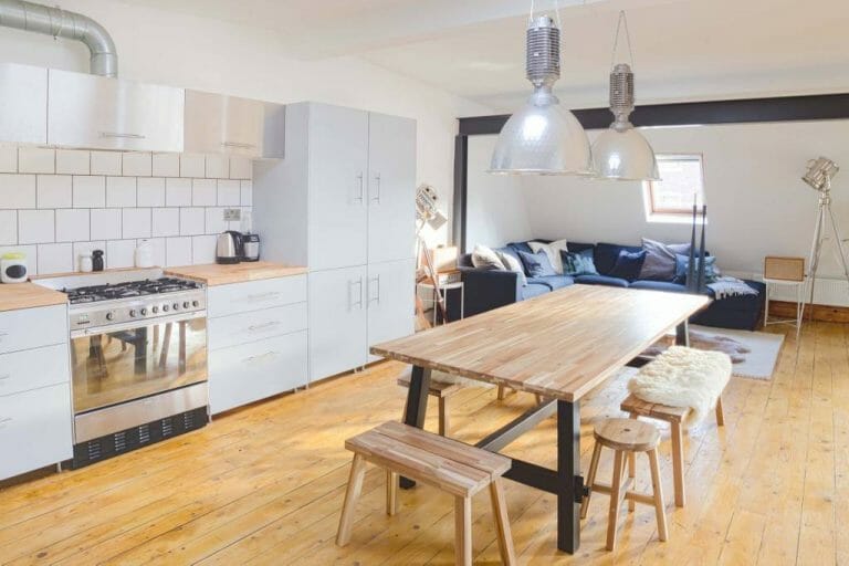 Modern East London Flat image 6