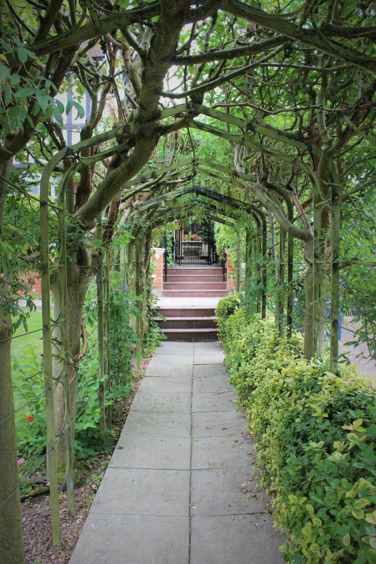 Large Family Home image 19