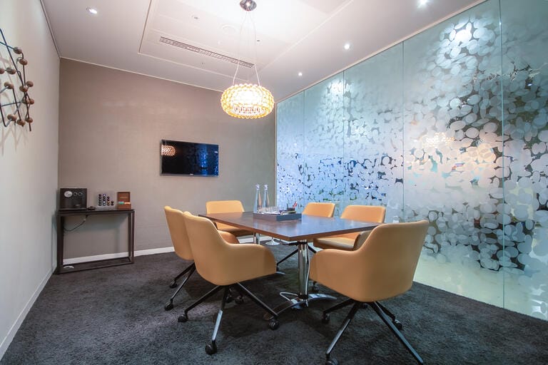 Heron Tower Dressed Office image 44