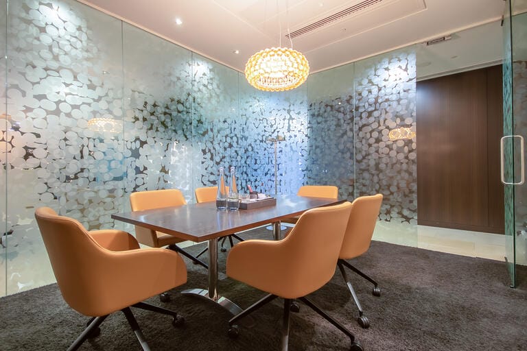 Heron Tower Dressed Office image 41