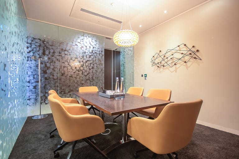 Heron Tower Dressed Office image 43