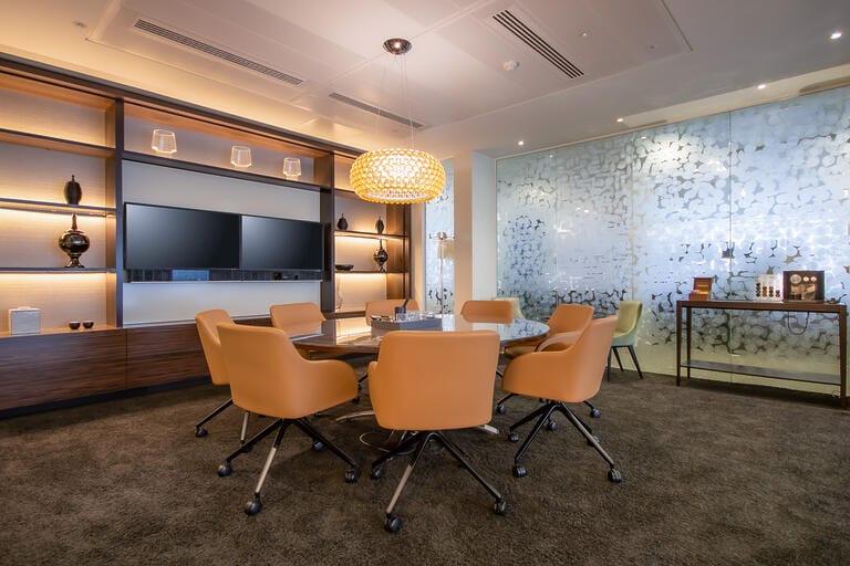 Heron Tower Dressed Office image 31