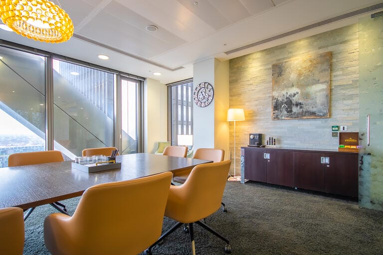 Heron Tower Dressed Office image 19
